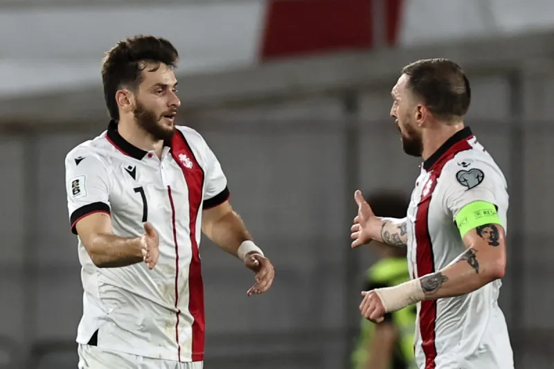 خفيتشا كفاراتسخيليا يقود جورجيا لانتصار تاريخي على بلغاريا في طريق المونديال (فيديو)