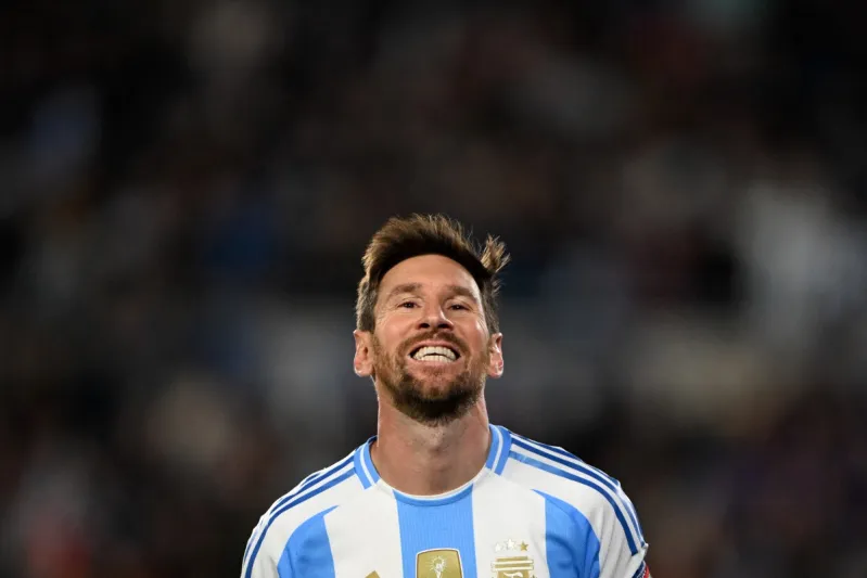 إصدار محدود للساعة الفاخرة.. سر ندرة رولكس دايتونا لومانس  البيضاء (صور)