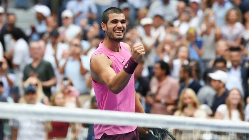 ألكاراز يقصي ديوكوفيتش ويبلغ نهائي أمريكا المفتوحة (فيديو)