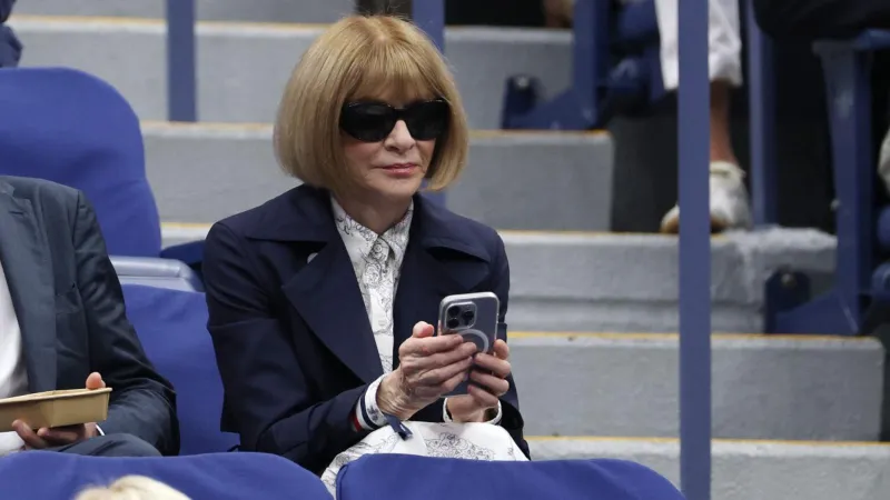 ماذا تغير بعد 20 عامًا؟ آنا وينتور تبوح برأيها في The Devil Wears Prada (فيديو)