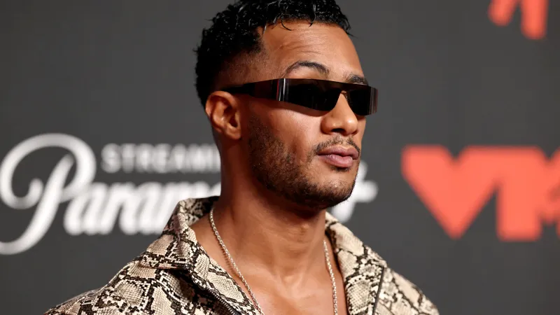 محمد رمضان يعلّق على فيديو كاردي بي: "مش هسيب حقي" (فيديو)