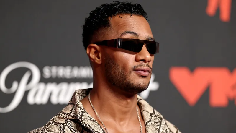 ليست صدفة ولا مدفوعة.. محمد رمضان يرد على جدل لقائه بلارا ترامب