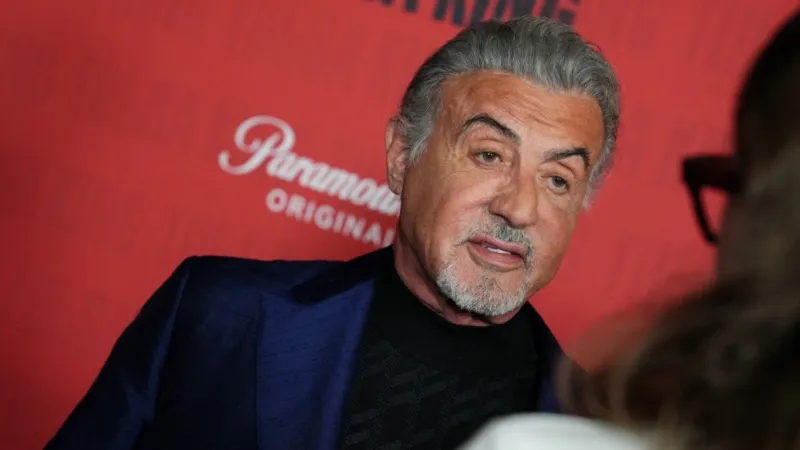 سيلفستر ستالون يتألق بساعة رولكس دايتونا نادرة.. سعرها خرافي