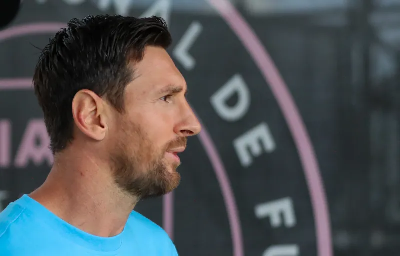 ساعة باتيك فيليب نوتيلوس تزين معصم ميسي وتخطف أنظار عشاق الفخامة