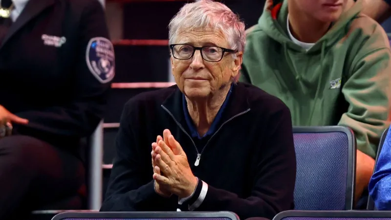 رحلة مخطوطة ليستر.. من عبقرية دافنشي إلى رؤية بيل غيتس المستقبلية