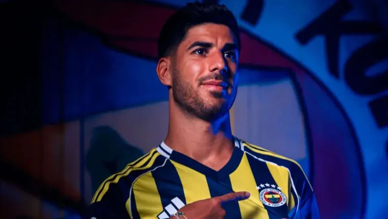 بعد مغادرة باريس سان جيرمان.. أسينسيو يوقع مع فنربخشة لمدة 3 سنوات (صور) 