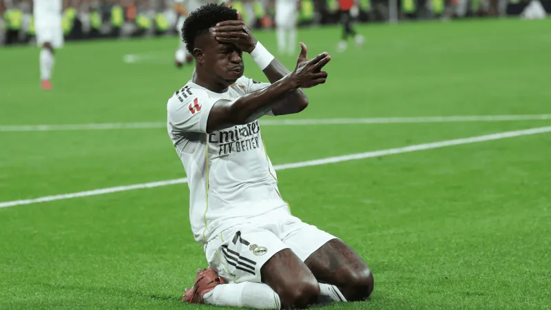 مفاوضات تجديد عقد فينيسيوس جونيور مع ريال مدريد تصطدم بهذا الشرط