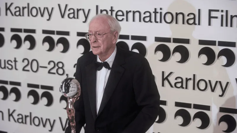 مايكل كين يعود للشاشة في سن 92 مع الجزء الثاني من Last Witch Hunter