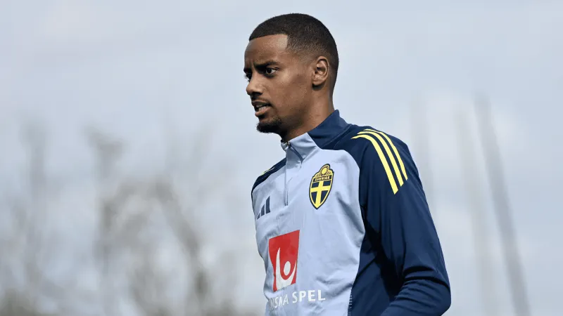 أول تصريح من إيزاك بعد انتقاله التاريخي إلى ليفربول