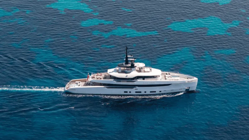 يخت Acqua Chiara.. يجمع بين الأناقة والابتكار في اليخوت الفاخرة