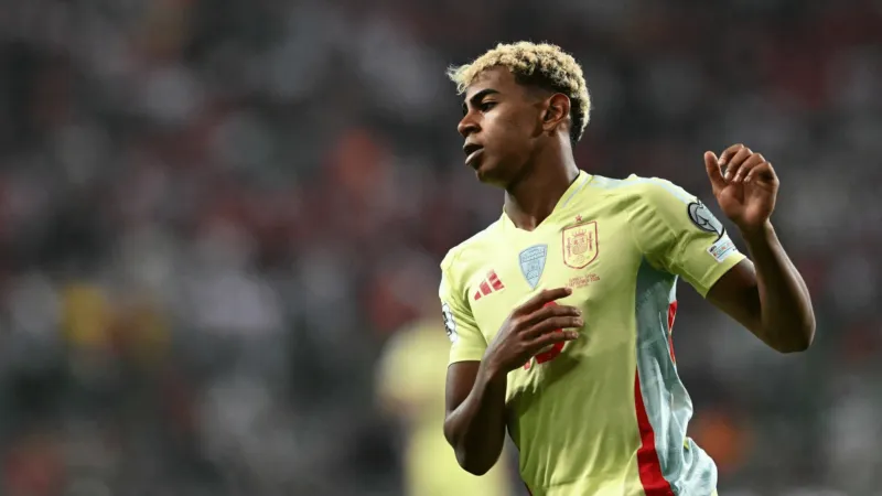 كيف فشل بايرن ميونيخ في ضم لامين يامال؟ 