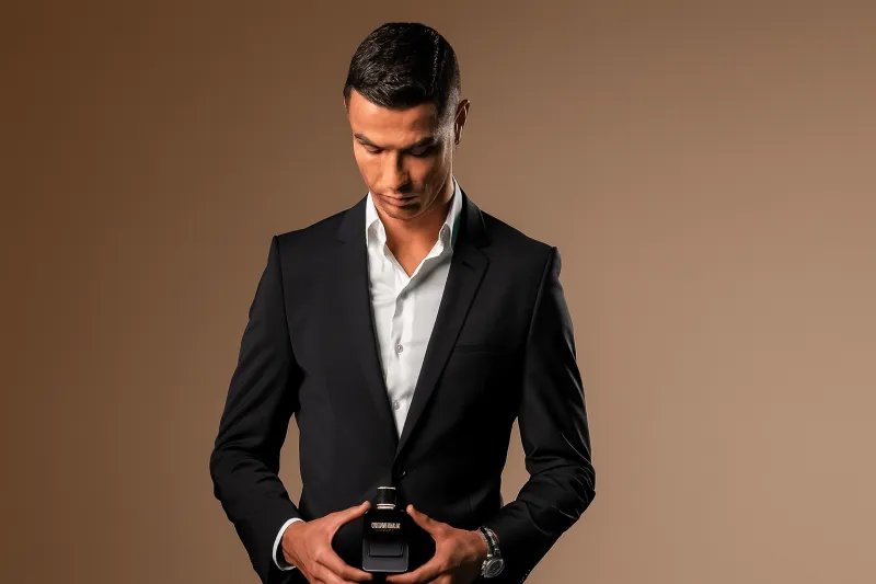 كريستيانو رونالدو يحتفل بمرور 10 أعوام على عطر ليغاسي بتصميم جديد 