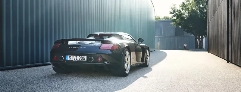 لكزس LFA وبورشه كاريرا GT.. أيقونات محركات V10 الأسطورية (فيديو)