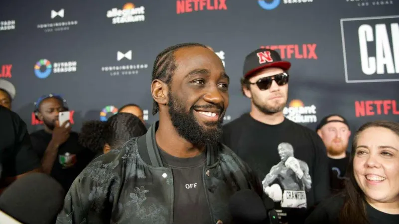  فعاليات Grand Arrival تجمع كانيلو وكروفورد في لاس فيغاس