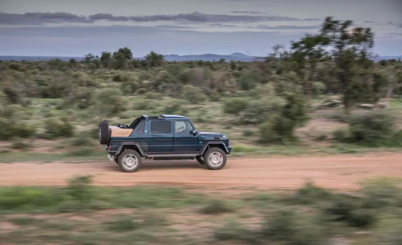 Mercedes-Benz تعيد تقديم G-Class Cabriolet بتصميم عصري ومواصفات فاخرة (فيديو)