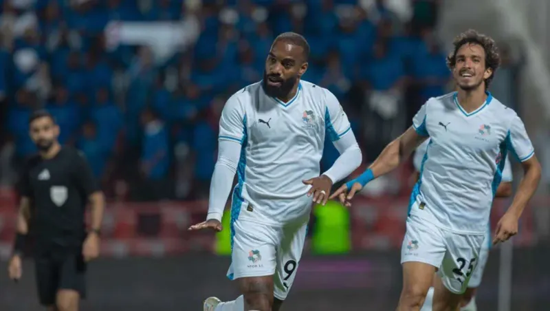 لاكازيت يدوّن أول انتصار لنيوم في دوري روشن.. ماذا حدث أمام ضمك؟ (فيديو) 