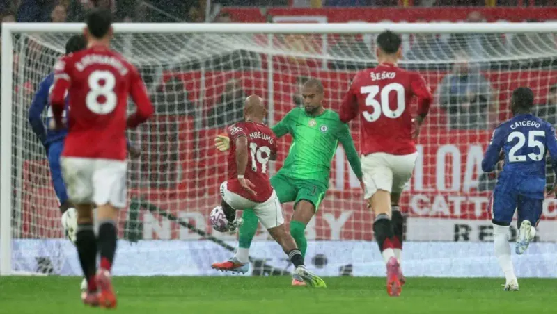 مانشستر يونايتد يهزم تشيلسي في مباراة مثيرة شهدت طردين (فيديو)