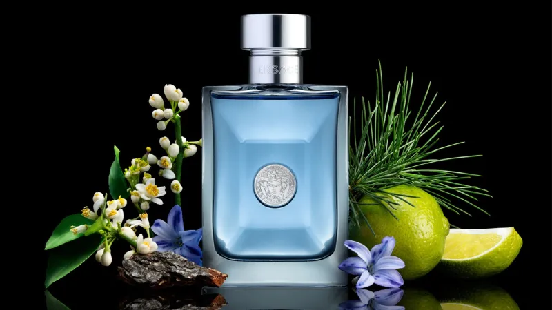 جدّد حضورك المهني بعطر يعكس شخصيتك في المكتب