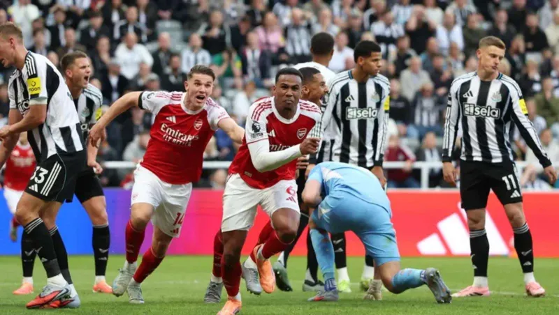 أرسنال ينجو من فخ نيوكاسل ويواصل مطاردة ليفربول على القمة (فيديو)