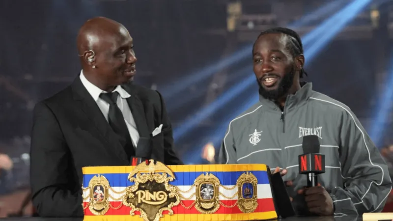 ليس مجرد نزال.. كروفورد يُدخل العلم إلى الحلبة ويقلب الموازين