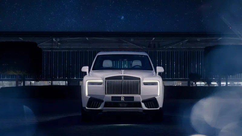 رولز-رويس كالينان كوزموس.. سيارة فريدة مستوحاة من الفضاء (فيديو)