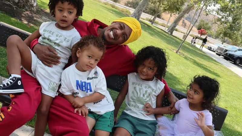 نيك كانون يعترف: هذه تبعات طلاقي من ماريا كاري (فيديو)