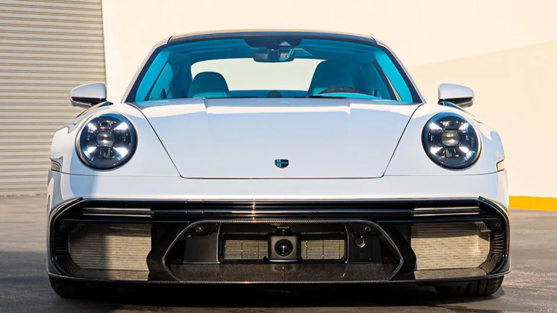 BRABUS 900 Rocket R.. سيارة الأحلام تنطلق بـ25 نسخة فقط