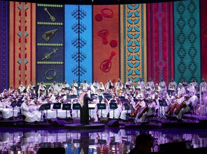 بحضور سيدة فرنسا الأولى.. الموسيقى السعودية تصدح في قصر فرساي (فيديو)