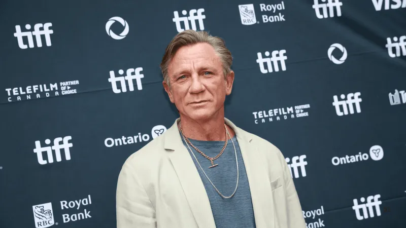 دانيال كريغ يلمّح لإمكانية جزء رابع من Knives Out (فيديو)