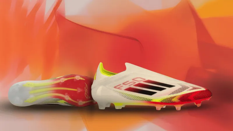 أديداس تكشف حذاء F50 المميز لنجم برشلونة لامين يامال (فيديو)