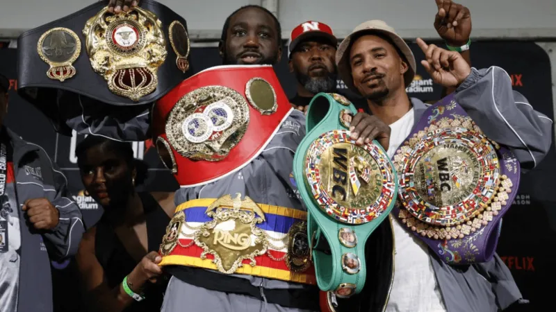 فوز تيرينس كروفورد يكتب التاريخ.. كيف هزم كانيلو في لاس فيغاس؟ (فيديو)