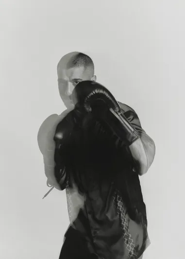 بطل الملاكمة السعودي زياد المعيوف: في كل نزالٍ أروي حكاية وطن ودعاء أمي سر ثباتي في الحلبة