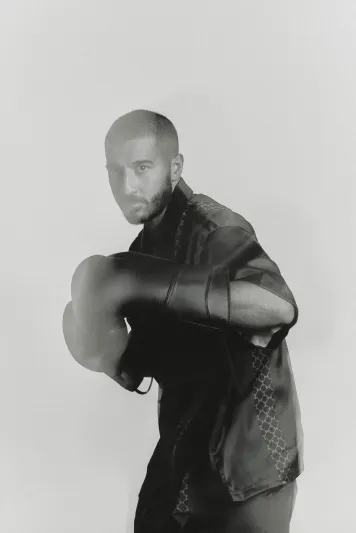 بطل الملاكمة السعودي زياد المعيوف: في كل نزالٍ أروي حكاية وطن ودعاء أمي سر ثباتي في الحلبة