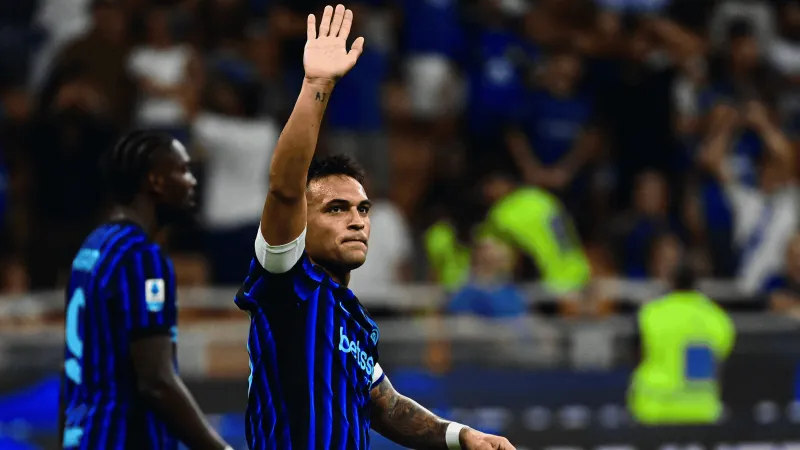 حوار يثير أزمة بين إنتر ميلان وفرانس فوتبول: هل حُرّفت تصريحات لوتارو مارتينيز؟