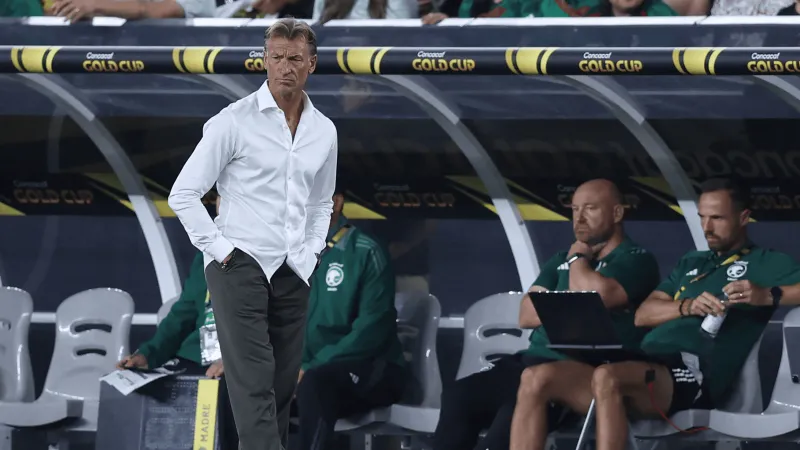 رينارد يستبعد أبو الشامات من تشكيلة المنتخب السعودي أمام التشيك.. فما السبب؟