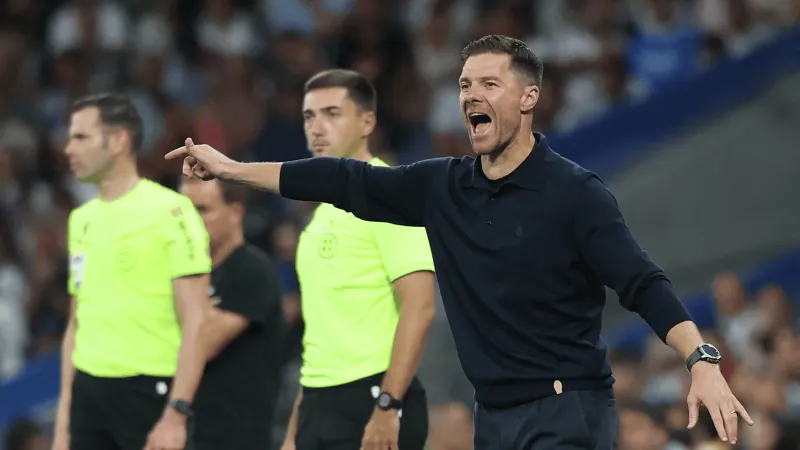 تشابي ألونسو يحصد جائزة مدرب الشهر في الليغا بعد انطلاقة مثالية مع ريال مدريد