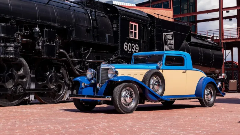 نسخة نادرة من Marmon Sixteen Coupe تصل المزاد بعد ترميم استثنائي