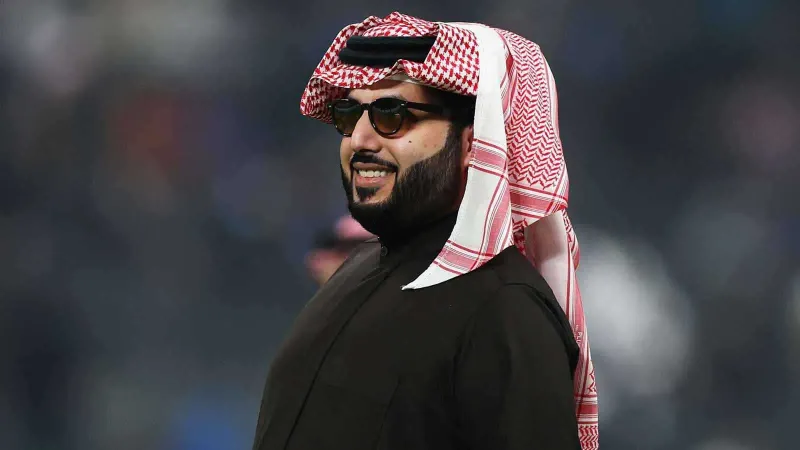 تركي آل الشيخ يفاجئ جماهير موسم الرياض بتحدي "Try Not To React" العالمي