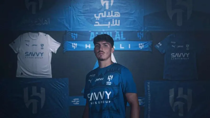 الهلال يعزز دفاعاته بضم يوسف أكتشيشيك من فنربخشة (فيديو)