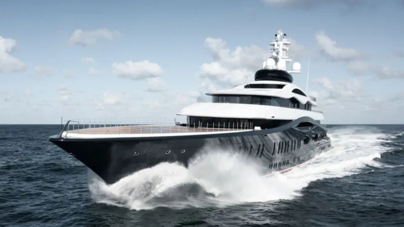 لماذا توجه يخت زوكربيرغ الفاخر إلى جنوب فرنسا؟