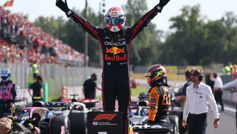 فرستابن يحسم سباق إيطاليا ويقترب من القمة