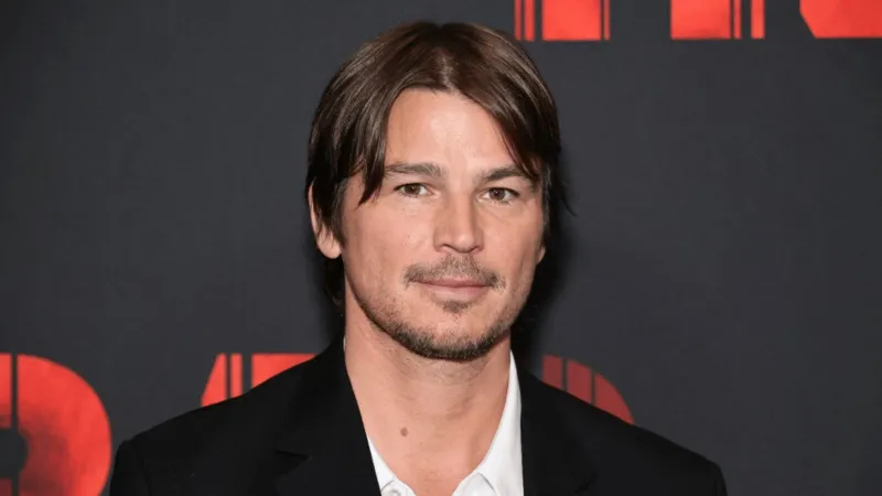 تفاصيل تصادم سيارة جوش هارتنت مع دورية شرطة في كندا