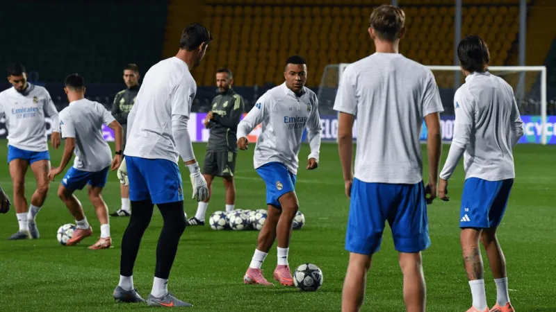 ريال مدريد يصنع لحظة مؤثرة مع مشجع من ذوي الاحتياجات الخاصة في كازاخستان (فيديو)