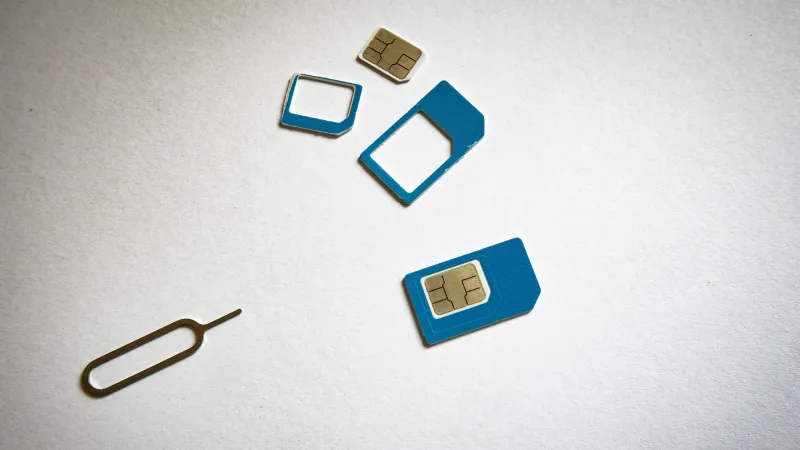 بعد تقديمها مزايا مذهلة.. هل تدفع آبل العالم نحو عصر eSIM فقط؟ 