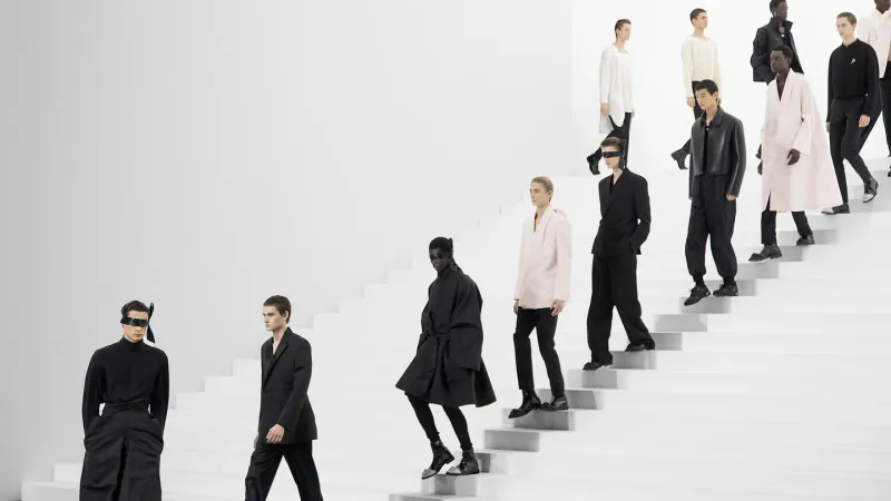 خريف وشتاء 2025: ألوان وصيحات الموسم التي تحكي قصّة أناقتك الجديدة