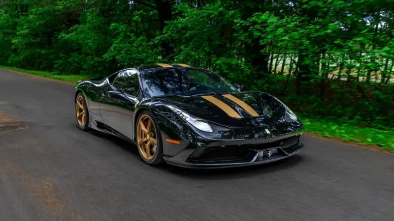 فيراري 458 Speciale تحطم الرقم القياسي وتتصدر مزاد ساراتوغا للسيارات الفاخرة