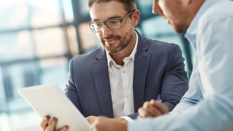 دراسة تكشف اختلاف أساليب الرجال والنساء في بيئة العمل