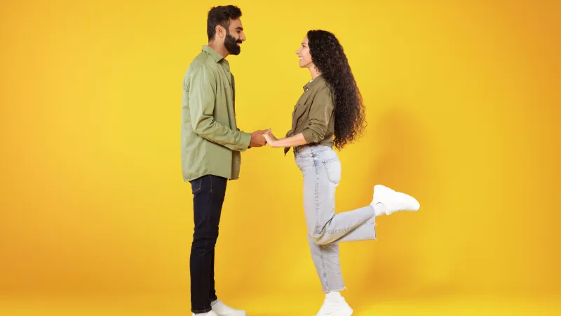 دراسة: بداية العلاقة تعزز السعادة.. والزواج يوفر الاستقرار