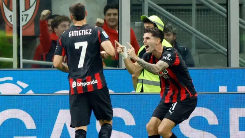 بعشرة لاعبين.. ميلان يقهر نابولي وينتزع صدارة الدوري (فيديو)