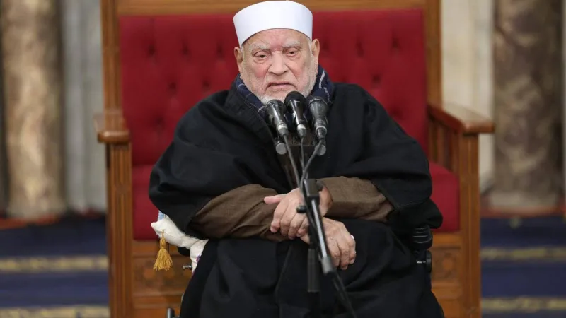 من الأزهر إلى هيئة العلماء.. محطات مضيئة في حياة أحمد عمر هاشم